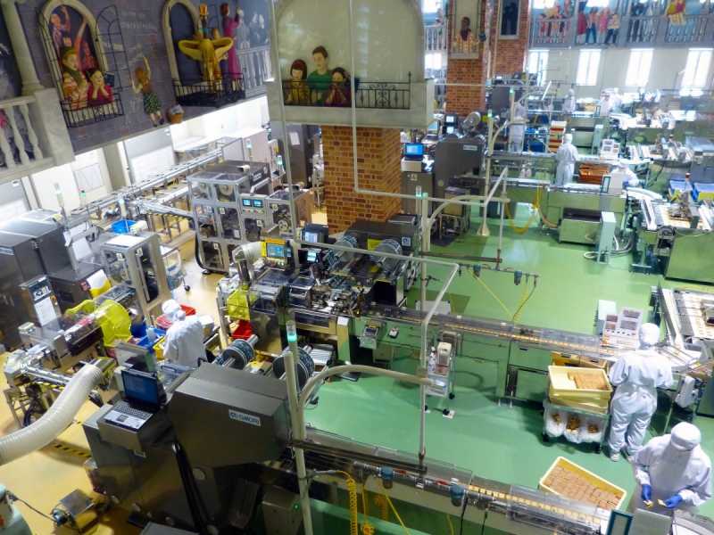 chocolaterie-VILLENEUVE LOUBET-min_japan_sapporo_chocolate_factory_label_packaging_cookie_machine_operators-961509
